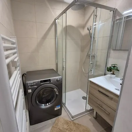 Modern And Optimized - Ideal For Border Workers Apartmán